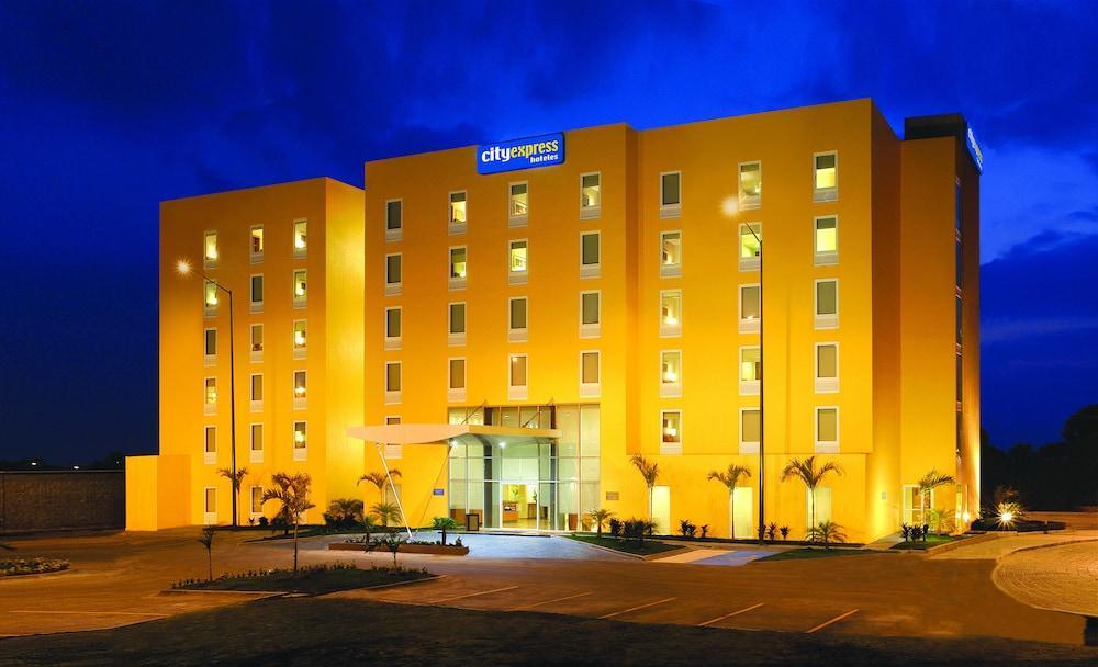 City Express By Marriott Irapuato Norte Esterno foto