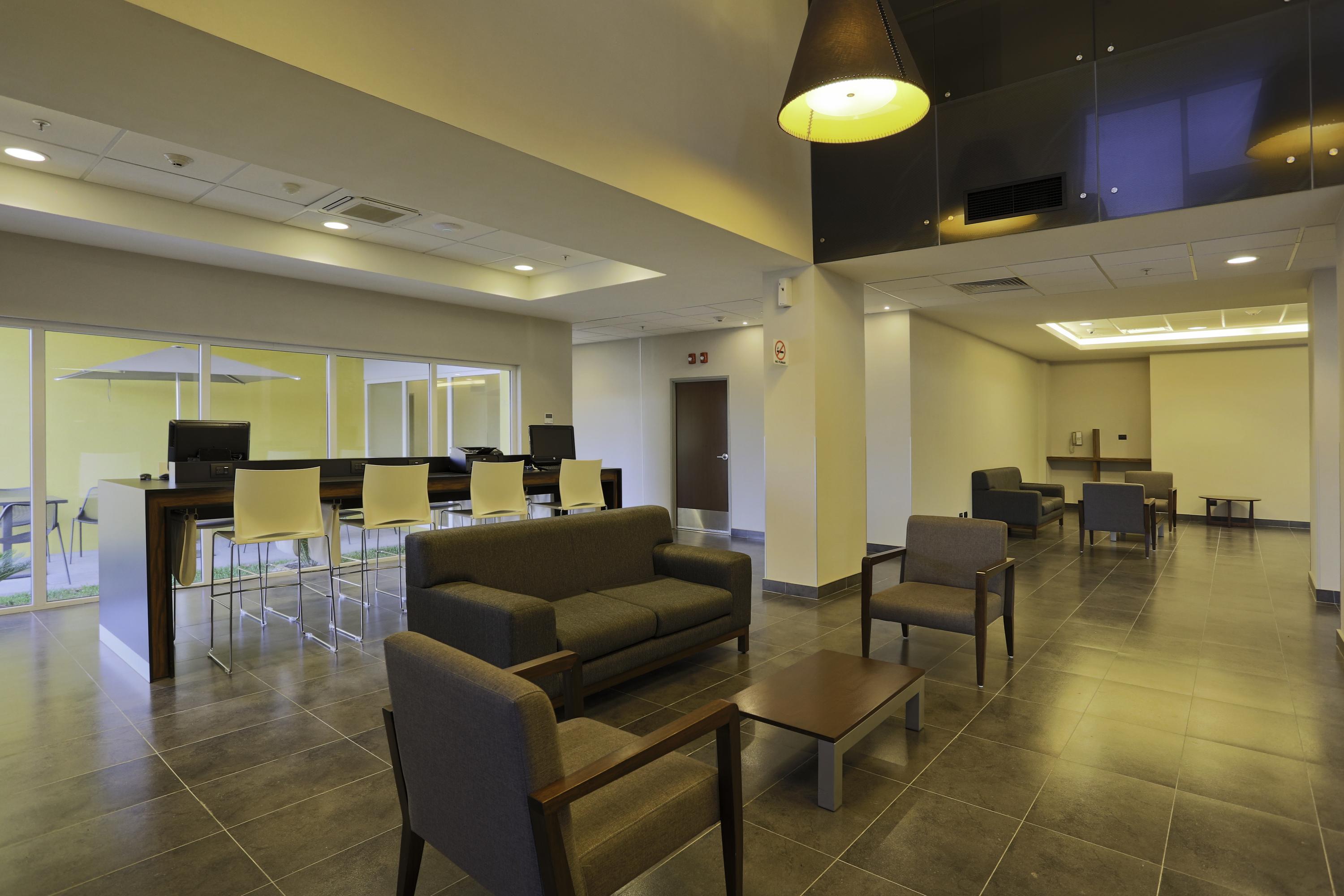 City Express By Marriott Irapuato Norte Esterno foto